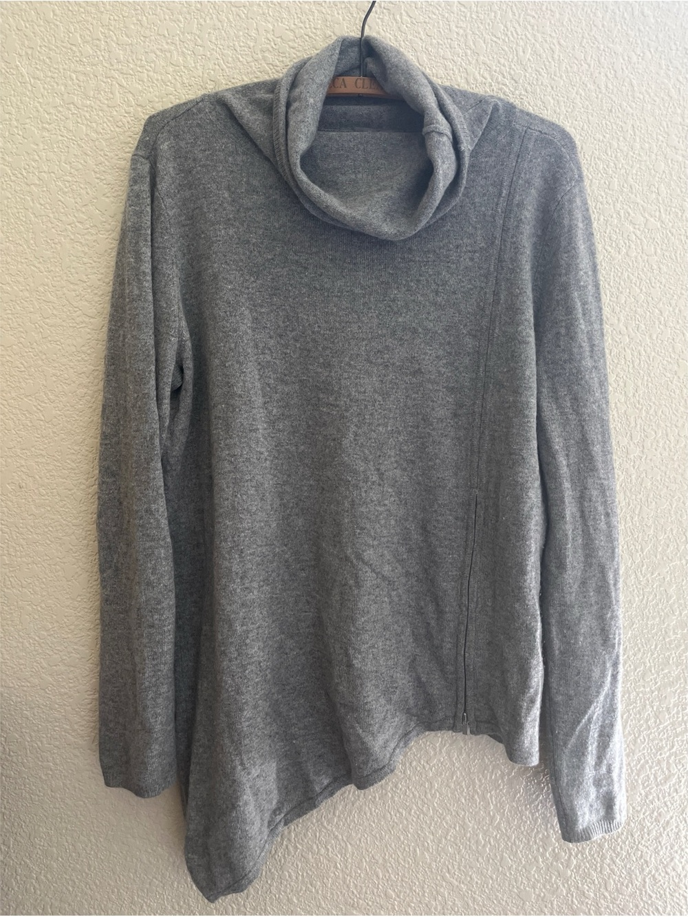 Neiman Marcus Gray Cashmere Asymmetrical Sweater Zip Women’s Size Medium
